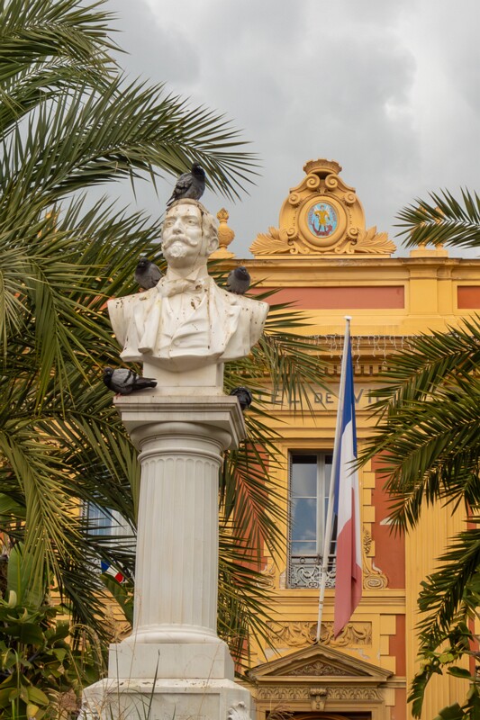 Buste de Louis Laurenti  2025-05-16 1-2