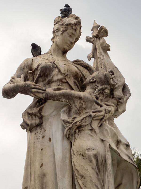 Statue du rattachement de Menton à la France